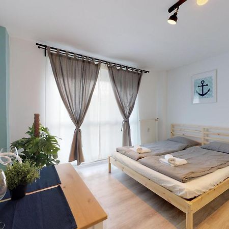 Studio Steps From Nivy & Main Bus Station Bratislava Exterior photo